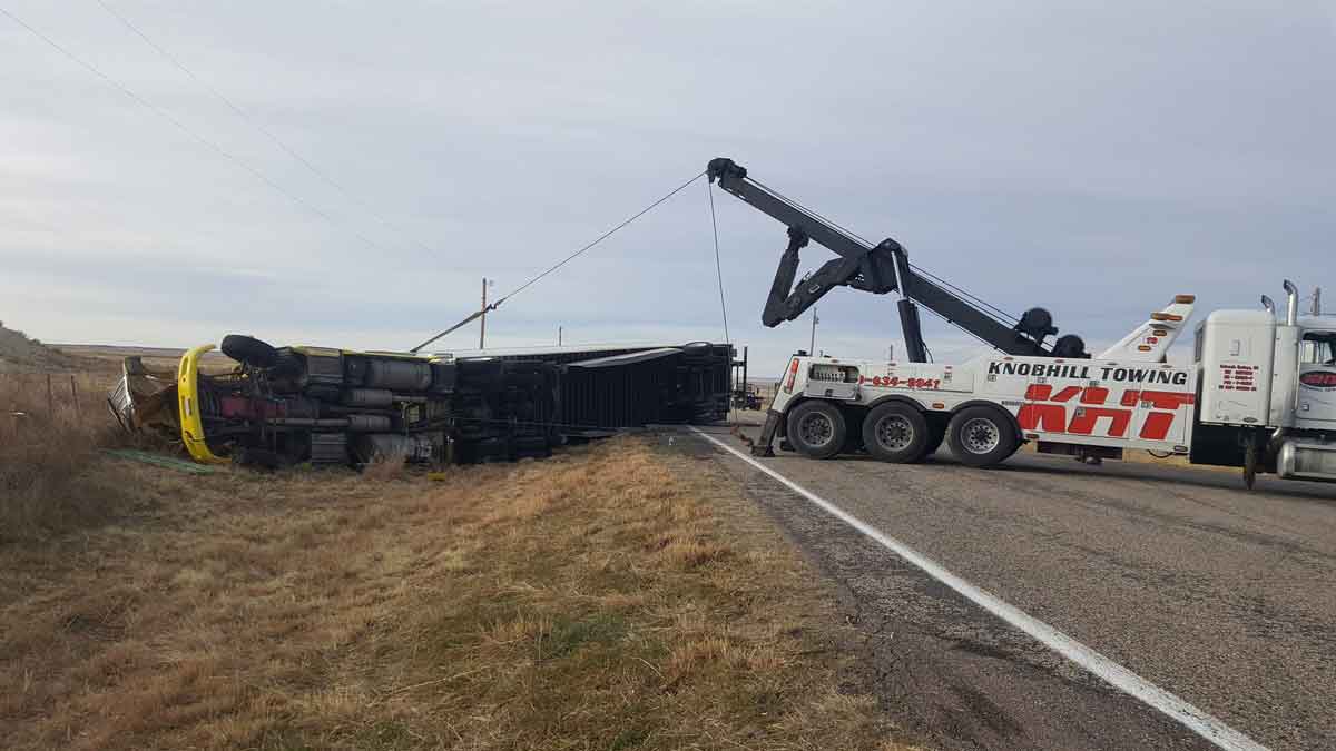 Heavy Duty Truck Recovery | Knob Hill Towing